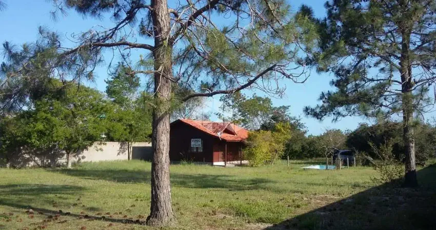Terreno com casa à venda com acesso direto à praia do moçambique!