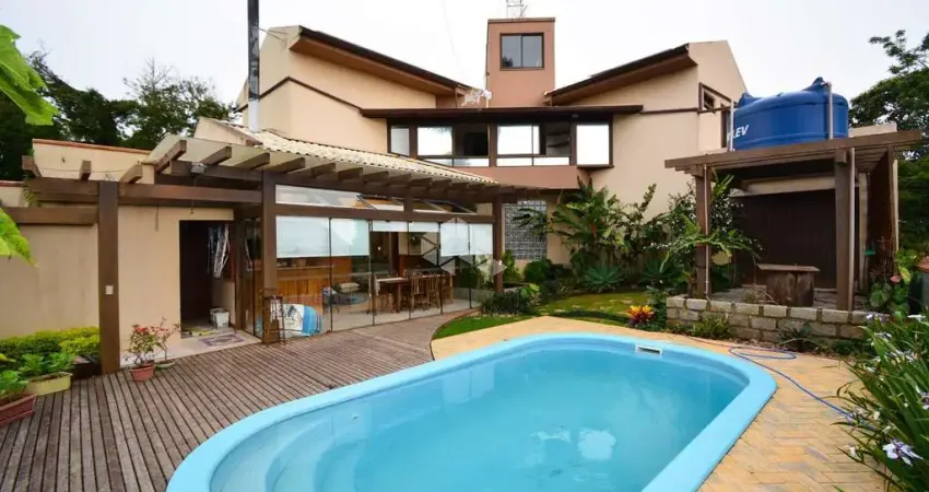 Casa residencial à venda com 4 quartos sendo 1 suítes e 3 vaga de garagem no bairro centro em são josé/sc