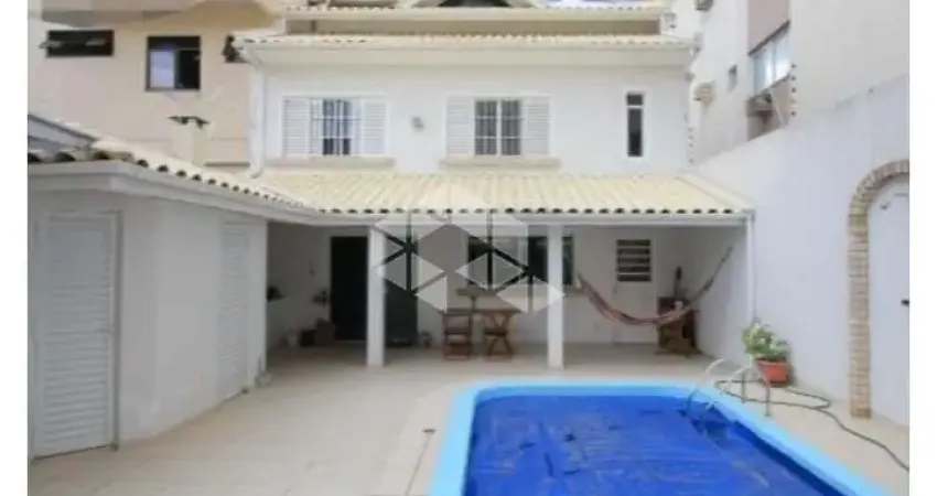 Casa comercial à venda na Rua Antônio Basil Schroeder, 17, Barreiros, São José