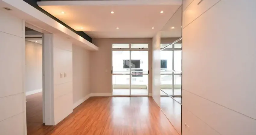 Cobertura duplex com 3 quartos sendo 3 suítes e 1 vaga de garagem no bairro coqueiros em florianópolis/sc