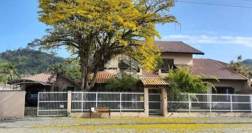 Casa com 4 quartos à venda na Dr. Orlando Pereira, 222, Balneário Perequê, Porto Belo