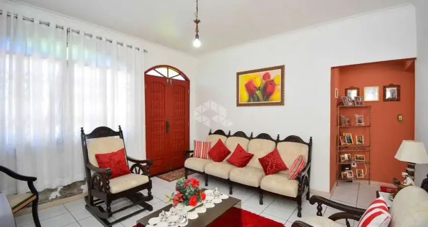 Casa residencial no bairro barreiros, em são josé, sc, semi-mobiliada, espaço gourmet, churrasqueira, 05 dormitórios sendo 01 suíte, 04 vagas garagem.