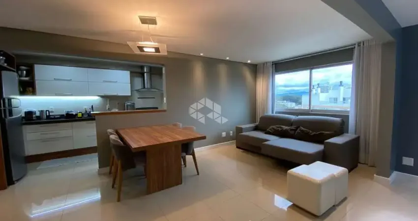 Cobertura duplex à venda com 2 quartos sendo 1 suíte e 1 vaga de garagem no bairro estreito em florianópolis/sc.