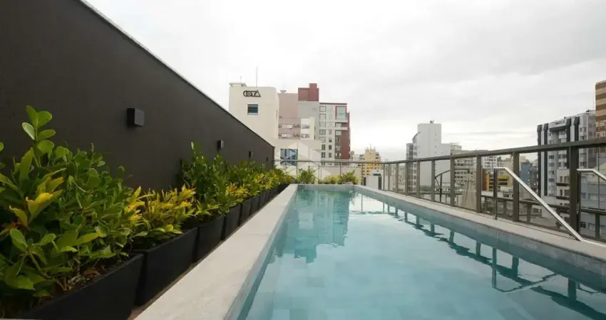 Apartamento à venda com 3 suítes e 2 vagas de garagem no centro em florianópolis/sc.