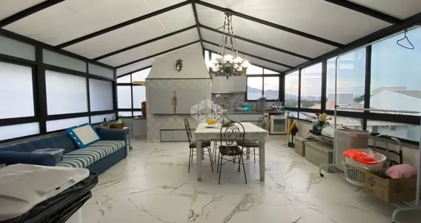 Casa residencial de alto padrão com 357,13 m² em terreno de 521,94 m² no João Paulo