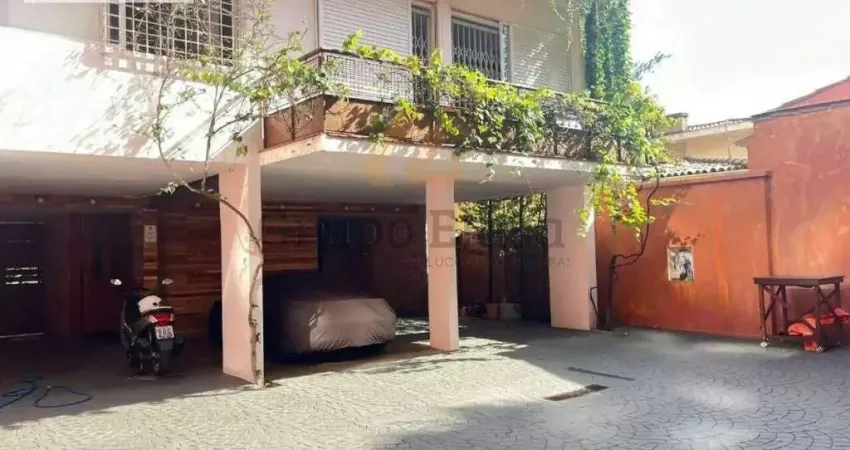 Casa à venda na Avenida Rebouças, 94, Pinheiros, São Paulo