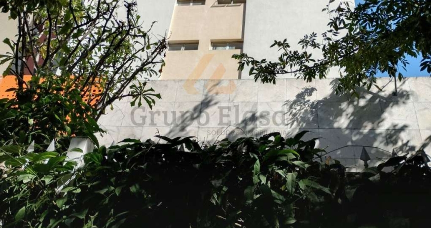 Apartamento localizada em Moema 3dormitórios,sala, 2 banheiros,lavabo,1vaga e metrô