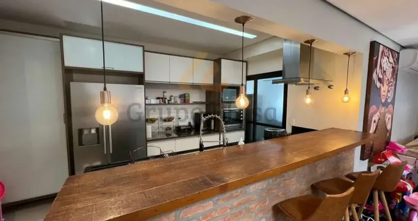 Apartamento Cobertura próximo a Estação Borba Gato.
