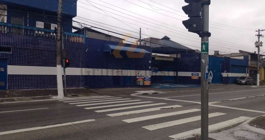 Ponto Comercial com Pátio Amplo e Sobrado para Empresas, Depósitos ou Oficinas -  Av. Atlântica