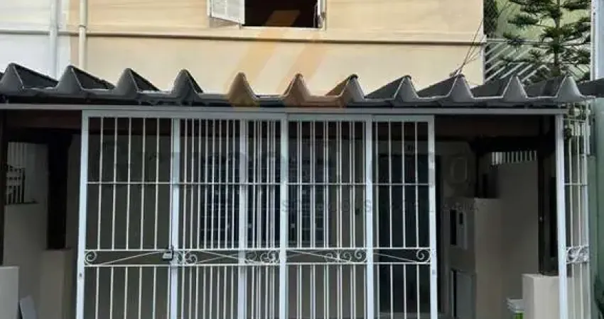 Sobrado de  vila 2 dormitórios armários, sala, banheiros ,1vaga,próximo ao metrô
