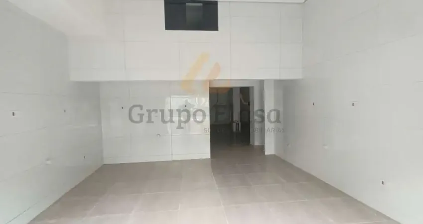 Salão comercial com 90 metros e mezanino na vila das belezas.