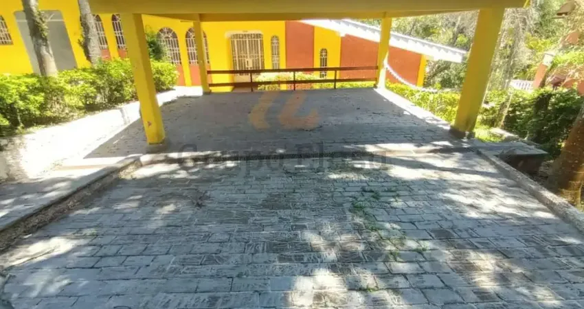 Casa alto padrão para venda ou locação em condomínio fechado em itapecerica da serra.