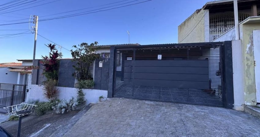 Casa para Venda em Bragança Paulista, JARDIM EUROPA, 3 dormitórios, 1 suíte, 3 banheiros, 2 vagas