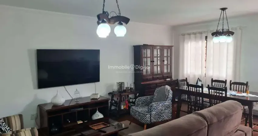 Casa à venda no jd campo grande - 250m2 , 3 quartos, 1 suíte, quintal