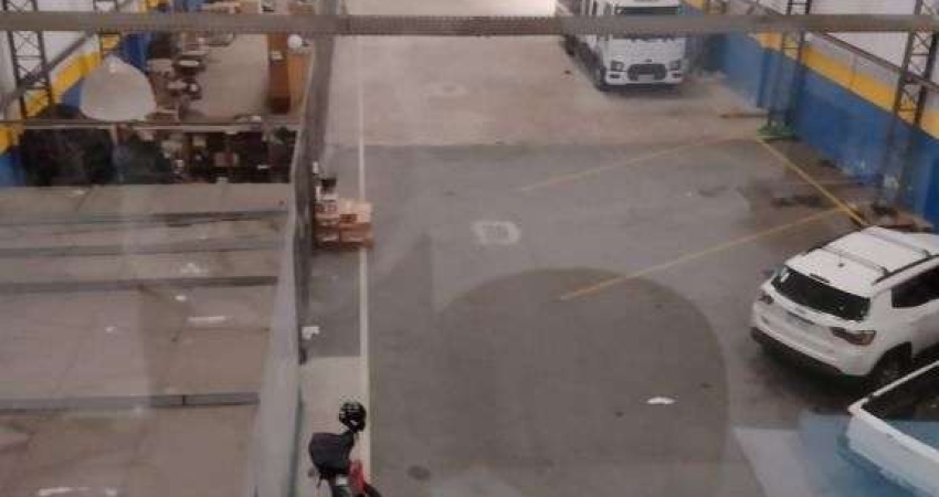 ÓTIMO GALPÃO COM 1.100m² DE ÁREA ÚTIL E 2.100m² DE ÁREA TOTAL.