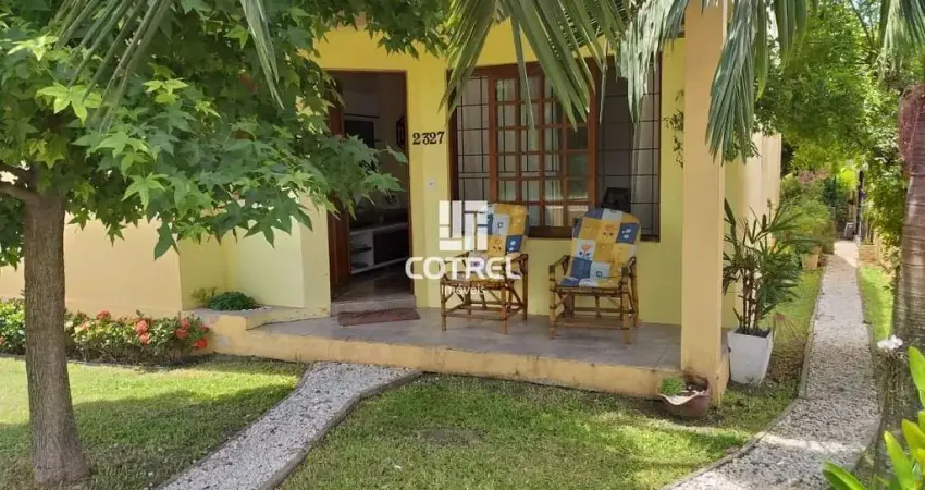 Casa com 4 dormitórios, suíte e 3 vagas no Bairro Pinheiro Machado