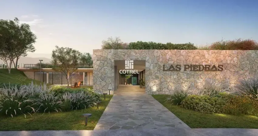 Terreno para venda no condomínio fechado Las Piedras situado no Bairro Tomazetti