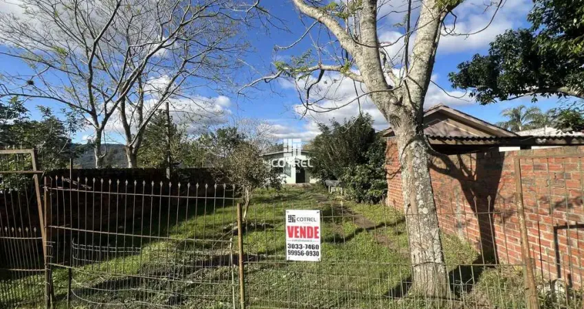 Casa para venda com 3 dormitórios no Bairro Pé de Plátano