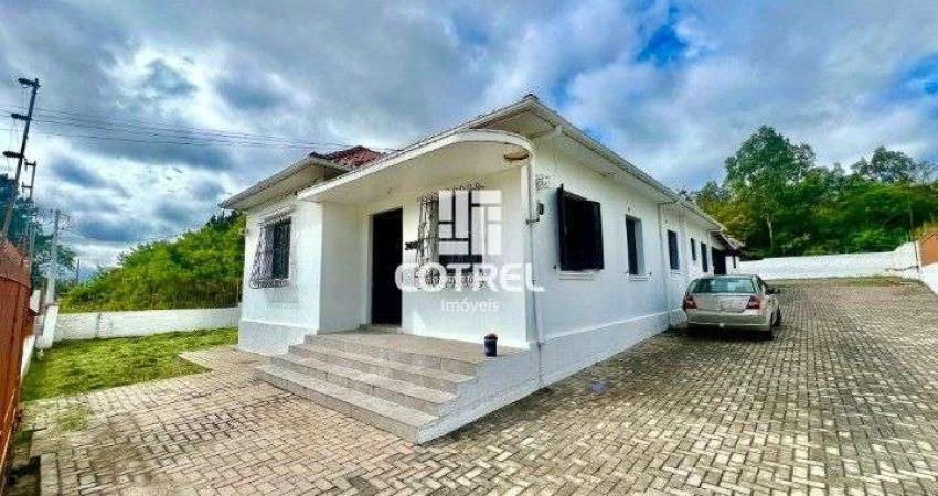 Casa Comercial 7 salas, 2 banheiros  situada no Bairro Pé de Plátano na cidade d