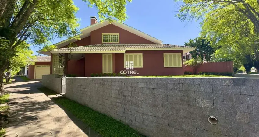 Casa para locação e venda com 4 dormitórios, 2 banheiros sendo uma suíte localiz
