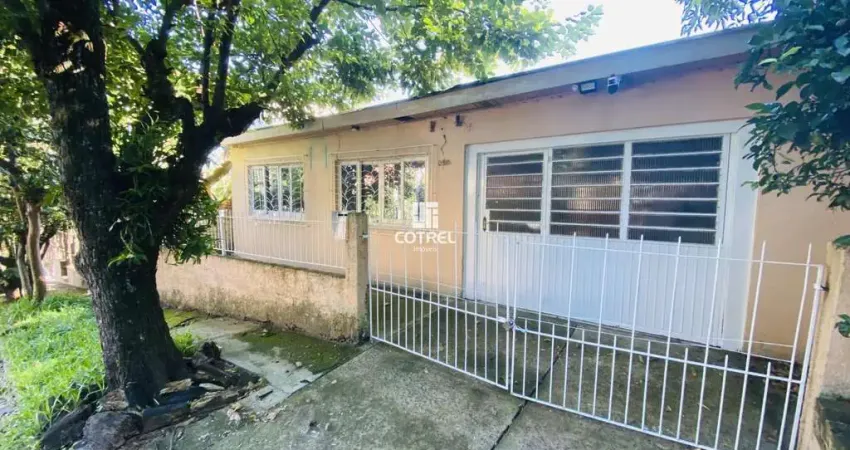 Casa á Venda 03 dormitórios, 02 banheiros, 02 vagas de garagem localizada no bai