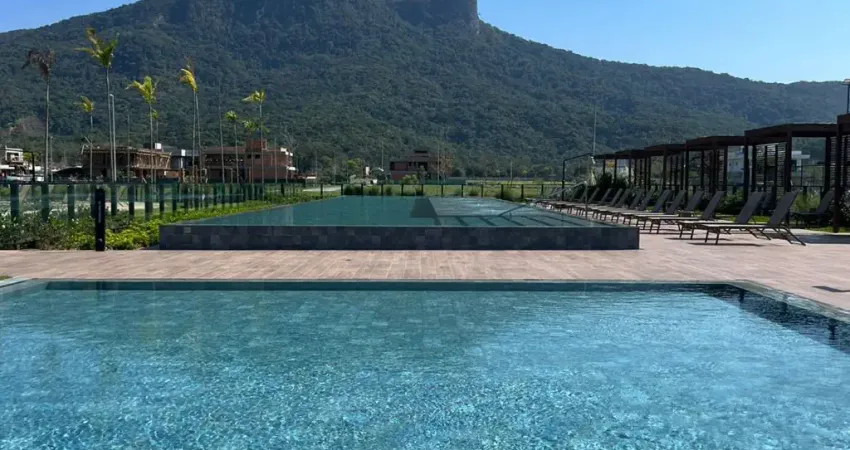 Excelente terreno de esquina, com fundos lago no Condomínio Reserva da Pedra