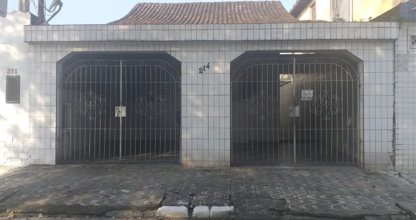 Ótima oportunidade! Casa à venda com 2 dormitórios e garagem em Santos