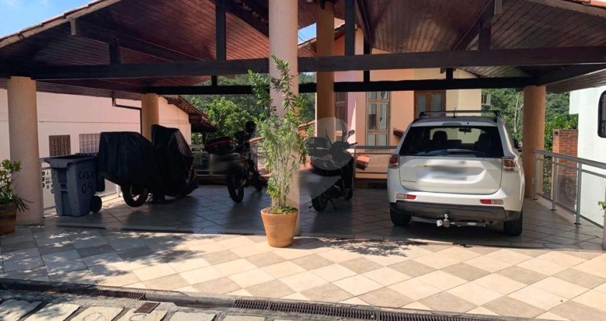 Casa em condomínio fechado com 5 quartos à venda na Estrada Washington Luís, Sapê, Niterói