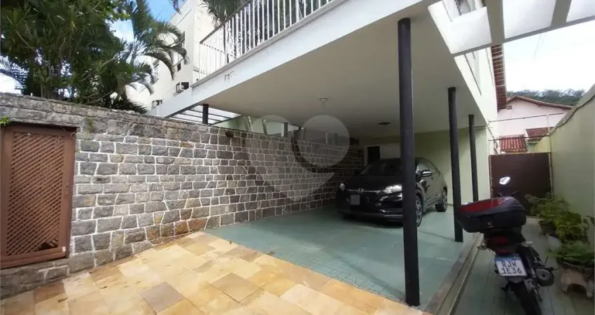 Casa comercial à venda no São Francisco, Niterói 