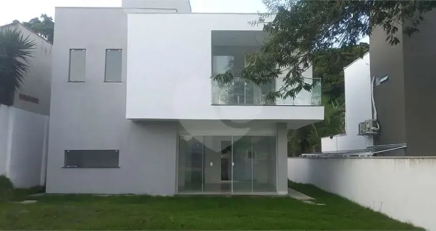 Casa com 3 quartos à venda na José Côrtes Júnior, Serra Grande, Niterói