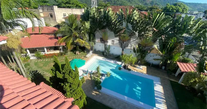 Casa com 5 quartos à venda em São Francisco - RJ