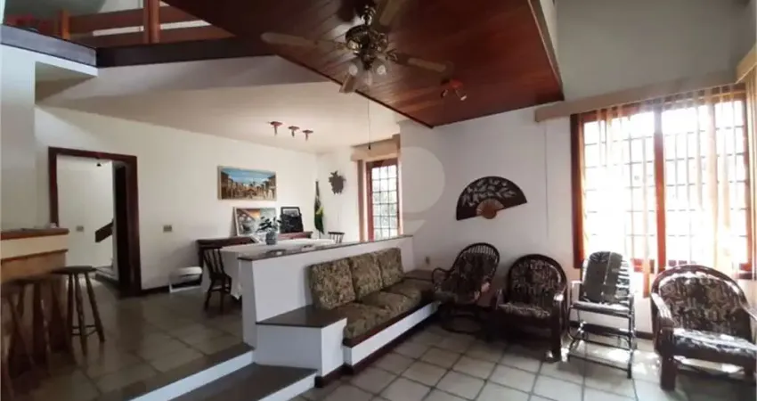 Casa com 5 quartos à venda em Camboinhas - RJ