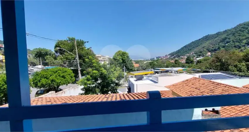 Casa com 4 quartos à venda na Rua Mário Joaquim Santana, São Francisco, Niterói