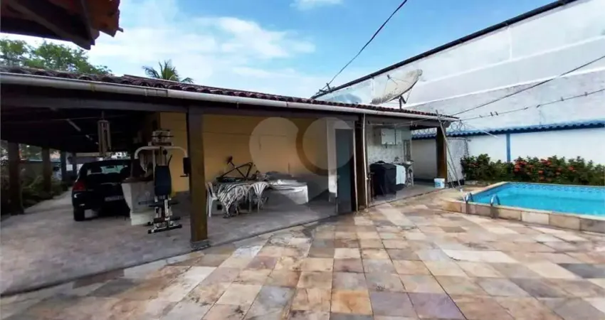 Casa térrea com 4 quartos à venda em Piratininga - RJ