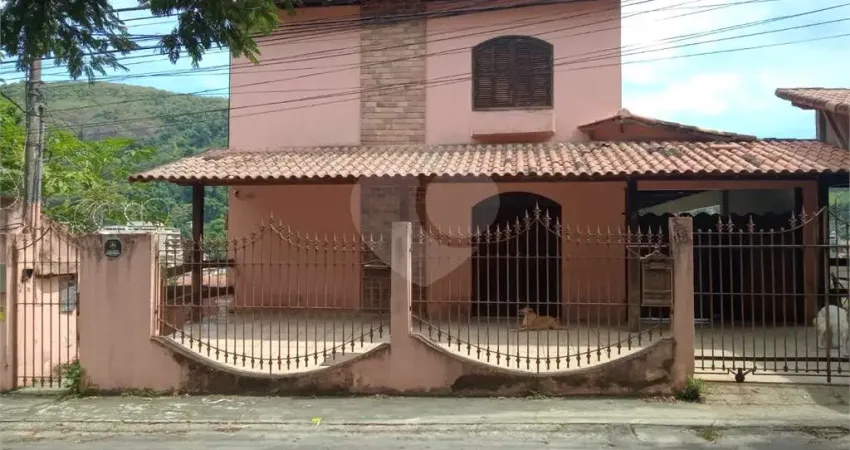 Casa com 8 quartos à venda na Rua Mário Joaquim Santana, São Francisco, Niterói