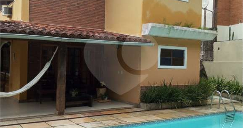 Condomínio com 4 quartos à venda em Mata Paca - RJ