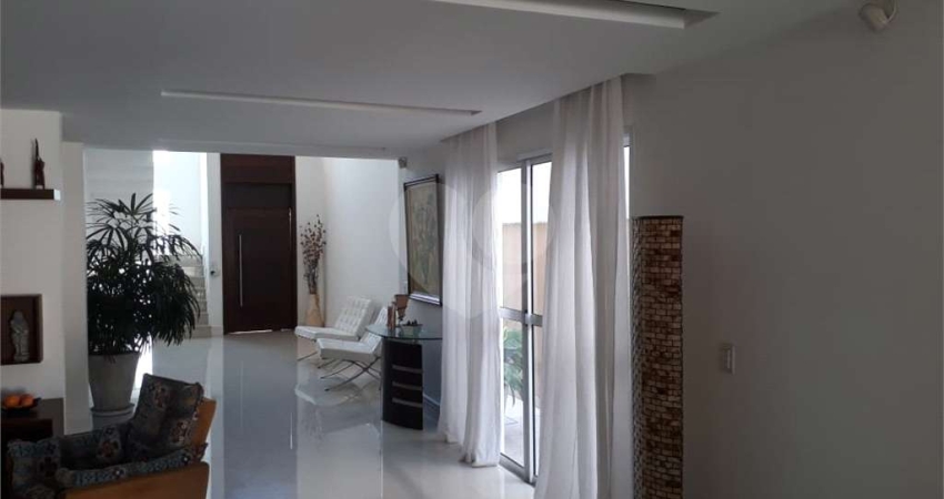 Casa com 4 quartos à venda em Camboinhas - RJ