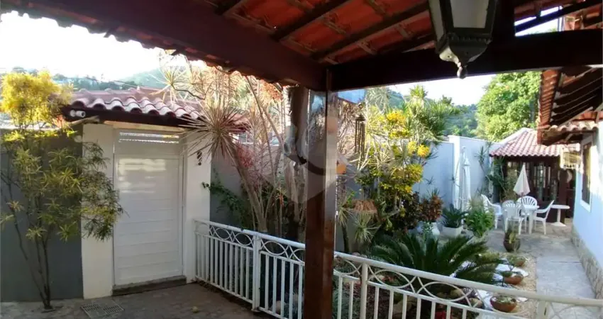 Casa com 3 quartos à venda na Rua Paulo José Maria, Maravista, Niterói