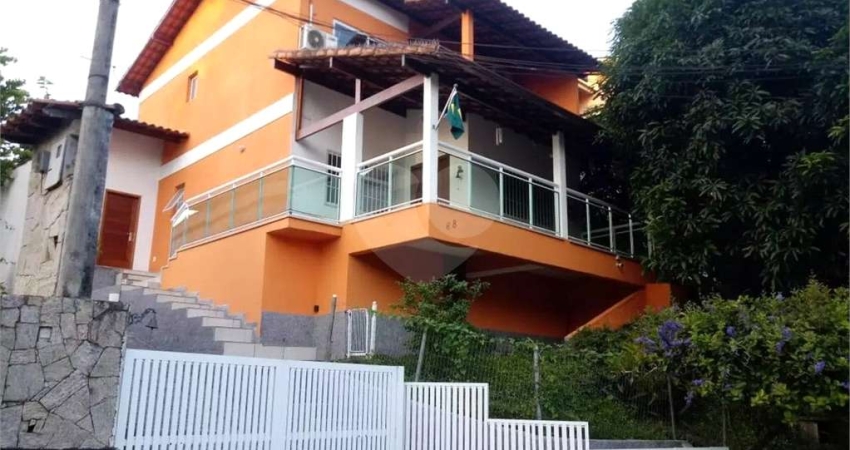 Casa em condomínio fechado com 4 quartos à venda na Estrada Washington Luís, Sapê, Niterói
