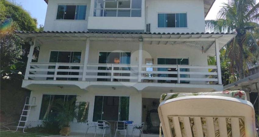 Condomínio com 4 quartos à venda em Mata Paca - RJ
