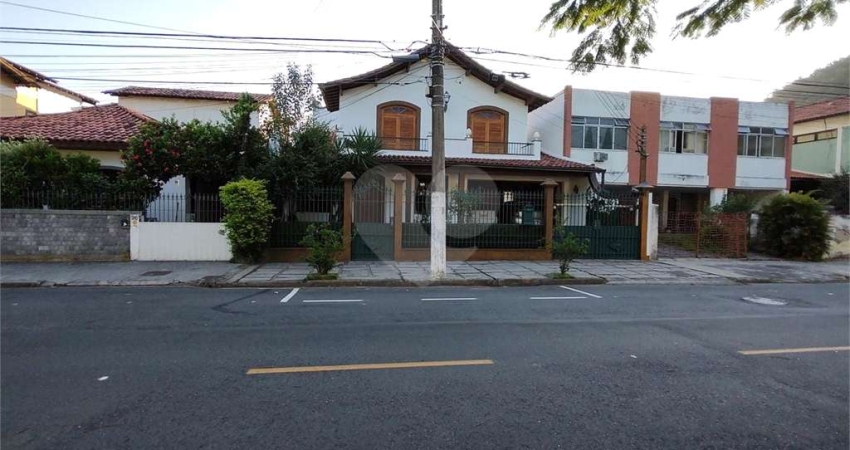 Casa com 5 quartos à venda na Avenida Padre Natuzzi, São Francisco, Niterói