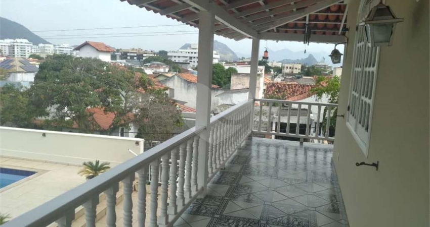 Casa com 4 quartos à venda na Rua Coronel Américo Froes, São Francisco, Niterói