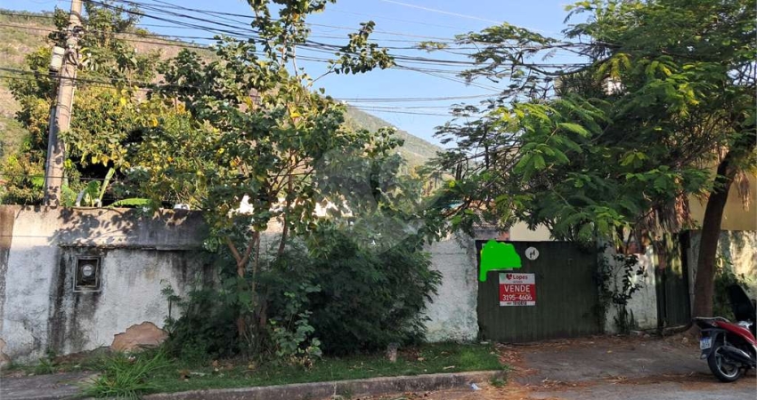 Terreno à venda na Rua Scylla Souza Ribeiro, Itaipu, Niterói