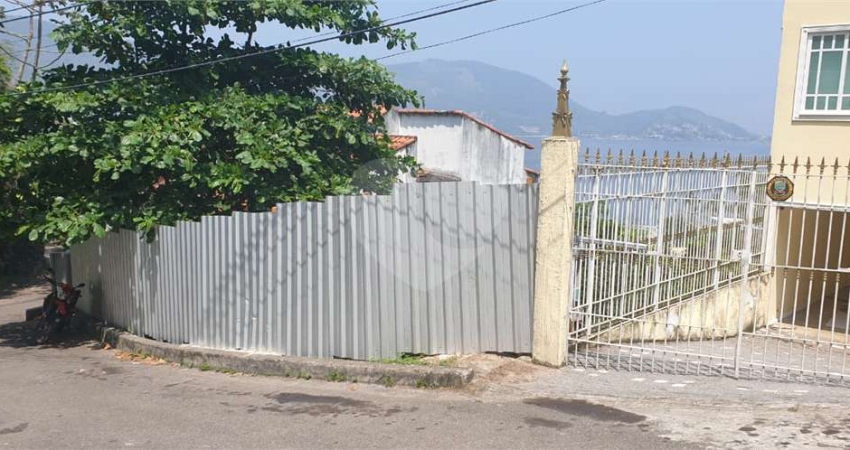 Terreno em condomínio fechado à venda na Rua Doutor Diógenes Travessa, São Francisco, Niterói