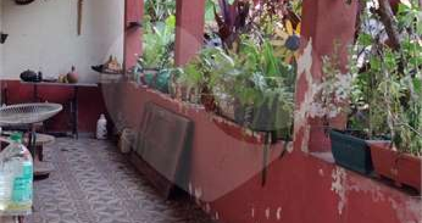 Terreno à venda na Praça Getúlio Vargas, Barro Vermelho, São Gonçalo