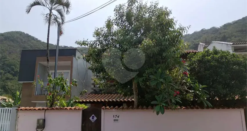 Casa com 3 quartos à venda na Rua Demócrito da Cunha Silveira, Piratininga, Niterói