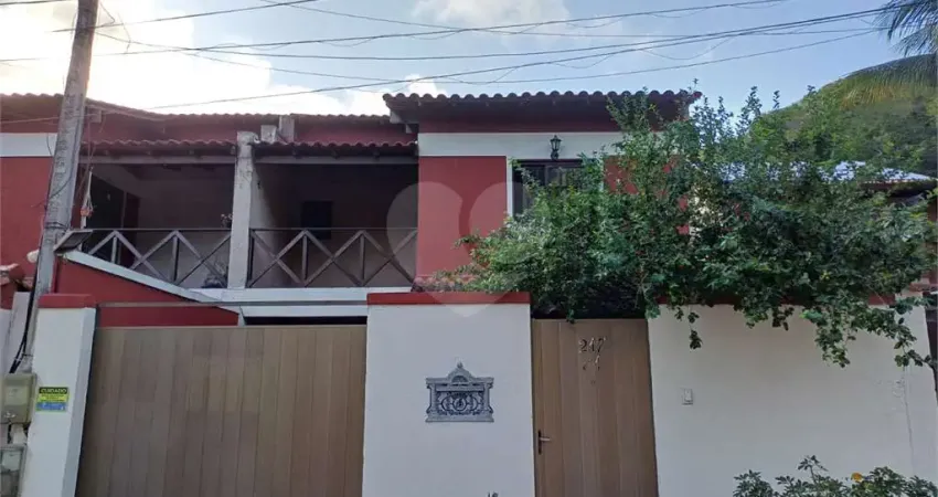 Casa com 3 quartos à venda na D, Itaipu, Niterói