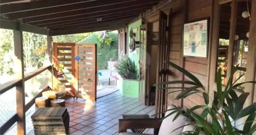 Condomínio com 3 quartos à venda em Mata Paca - RJ