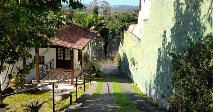 Casa com 4 quartos à venda na Rua Frederico Malesherbes Figueredo, Maria Paula, São Gonçalo