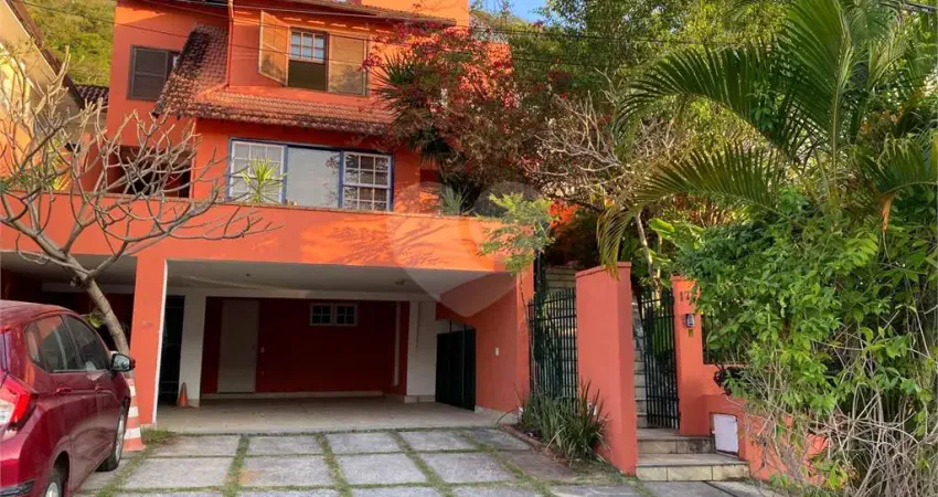 Casa com 5 quartos à venda na Rua Tamoios, São Francisco, Niterói